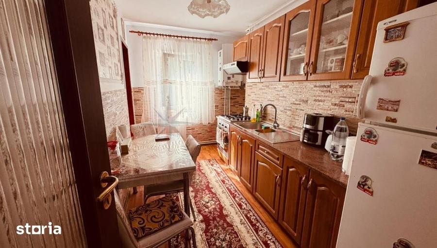 Apartament cu 3 camere decomandat, mobilat în Astra