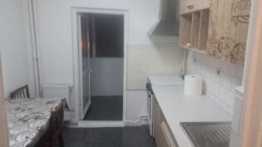 Apartament cu 2 camere decomandat în Nicolina