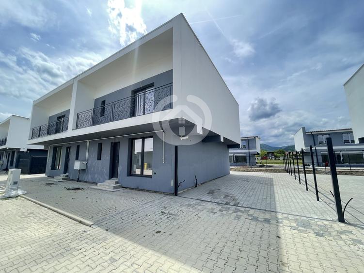 Duplex cu 4 camere cu Teren 264 Mp în Rășinari