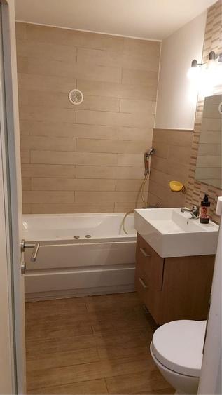 Apartament cu 3 camere decomandat în Traian
