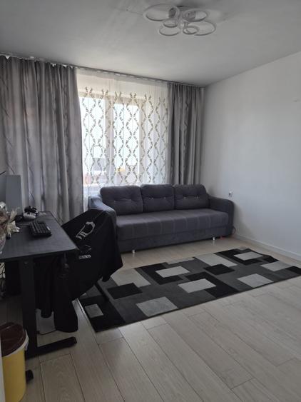 Apartament cu 4 camere decomandat în Bragadiru