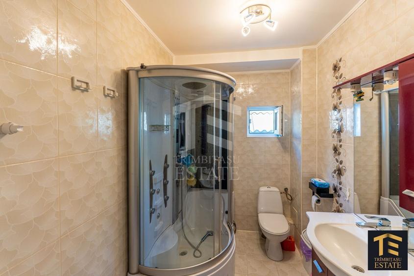 Casă individuală cu 6 camere cu Canalizare în Nord