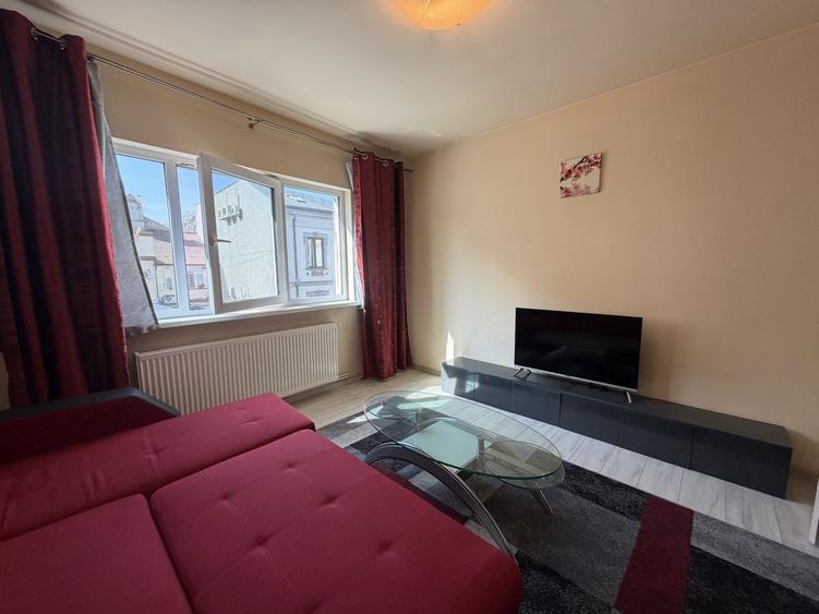 Apartament cu 2 camere decomandat, mobilat în Tomis Mall