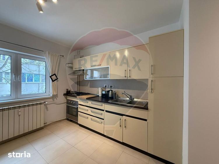Apartament cu 3 camere, mobilat în Vitan