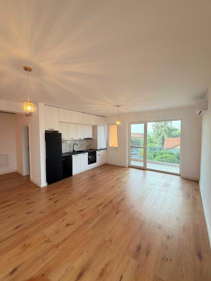 Proprietar Inchiriez apartament NOU, spatios, cu 2 camere, - 2