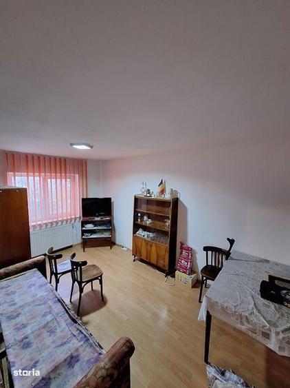 Apartament cu 3 camere în Astra