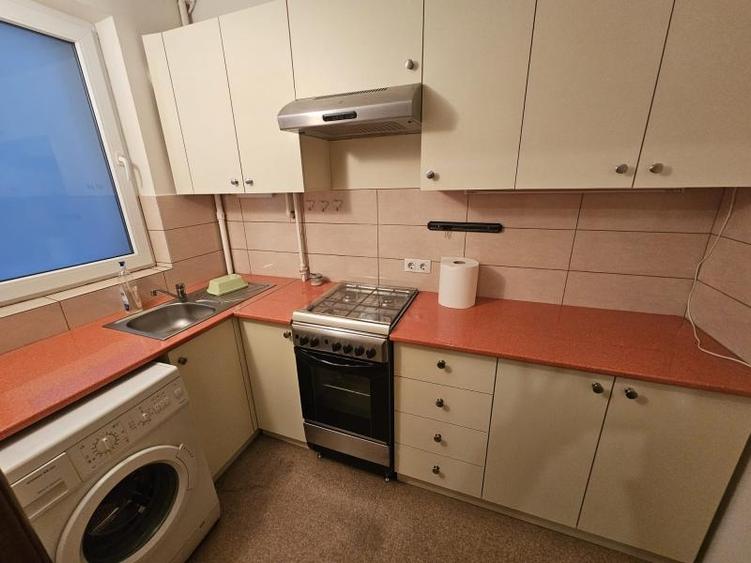 Apartament cu 2 camere decomandat, mobilat în Sala Palatului