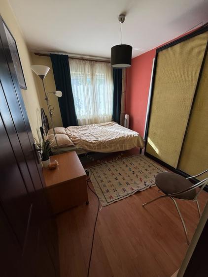 Apartament cu 3 camere decomandat, mobilat în Apusului