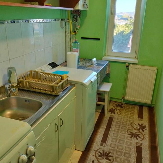 Apartament cu 2 camere semidecomandat în Podu Roș