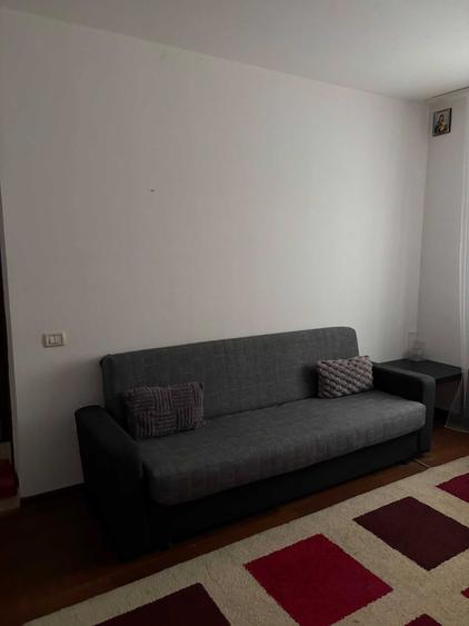 Apartament cu 2 camere decomandat în Roșu