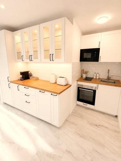 Apartament cu 3 camere decomandat, mobilat în Far