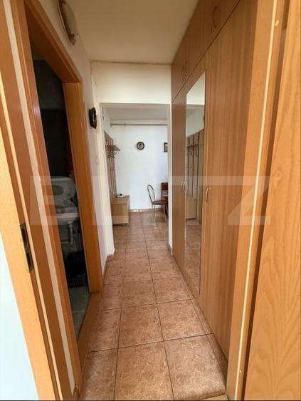 Apartament cu 3 camere decomandat, mobilat în Tractorul