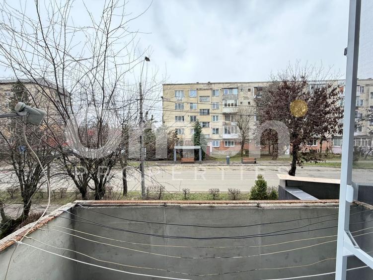 Apartament cu 4 camere decomandat, mobilat în Săsar