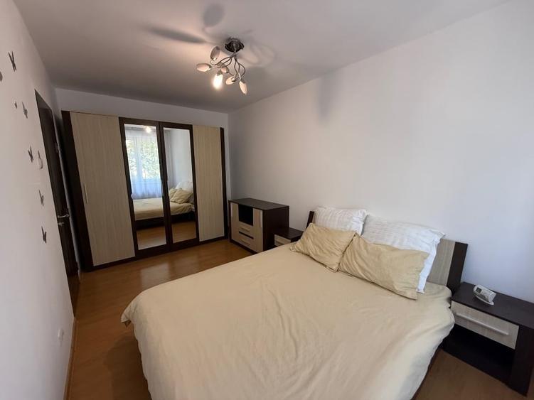 Apartament cu 2 camere semidecomandat, mobilat în Central