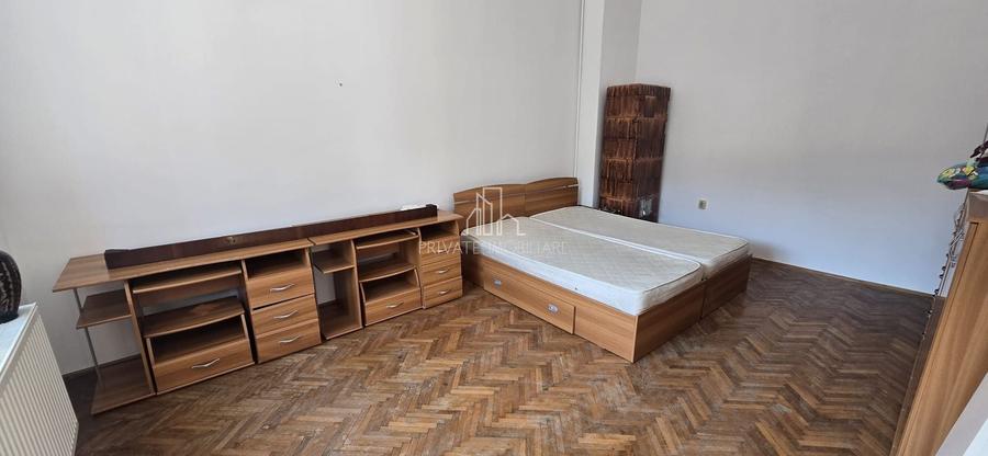 Casă individuală cu 5 camere cu Canalizare în 7 Noiembrie