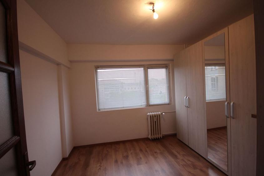 Apartament cu 3 camere decomandat, mobilat în Circumvalațiunii