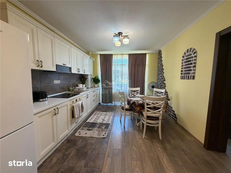 Apartament cu 3 camere decomandat în Central
