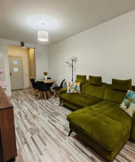 Apartament cu 3 camere decomandat în Florești — fotografia 1
