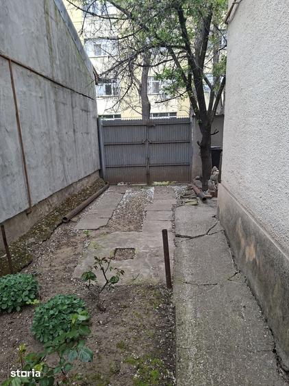 Casă cu 6 camere cu Teren 210 Mp în Rovine