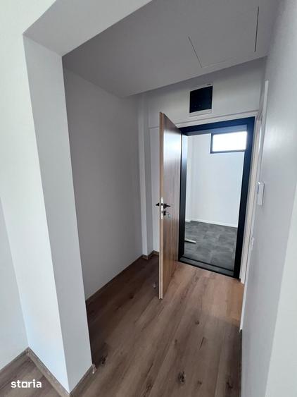 Spațiu comercial, de 28 mp, în Străulești