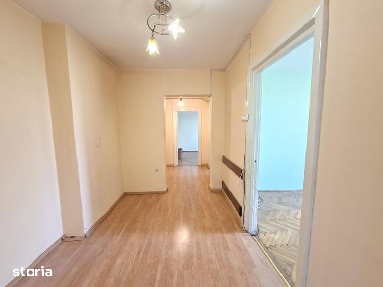 Apartament cu 3 camere decomandat în Burdea