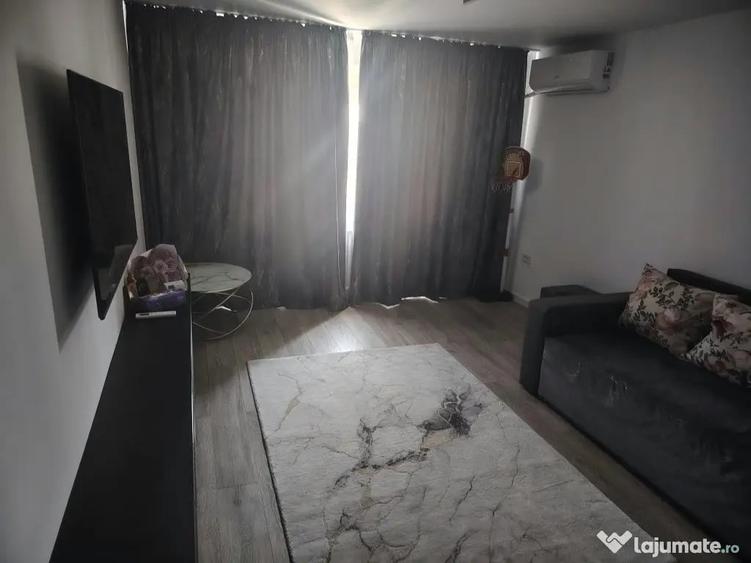 Apartament cu 3 camere decomandat în Buzaului