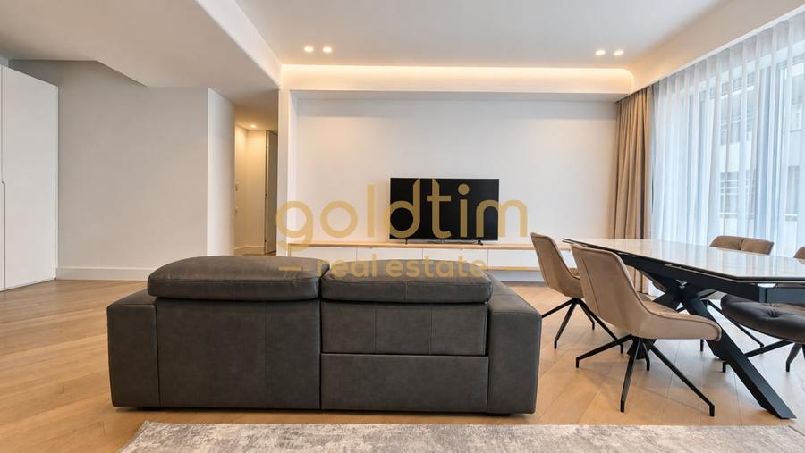 Apartament cu 3 camere semidecomandat, mobilat în Iancu Nicolae