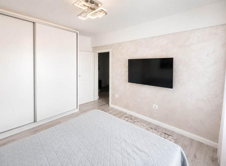 Apartament cu 3 camere decomandat în Exterior Sud