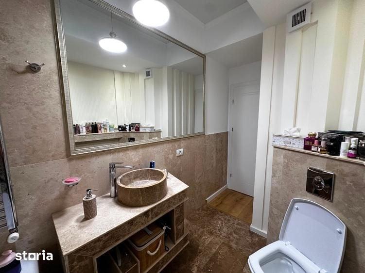 Apartament cu 3 camere semidecomandat în Grivița