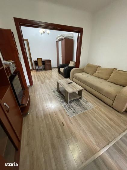 Garsonieră decomandată în Decebal