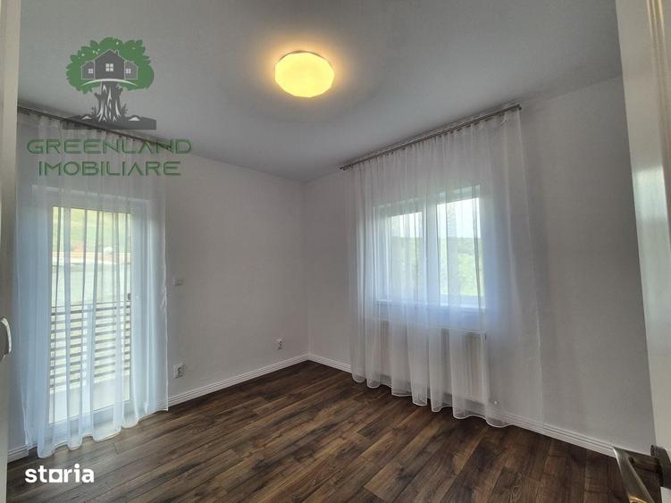 Casă cu 5 camere cu Teren 250 Mp în Tomești