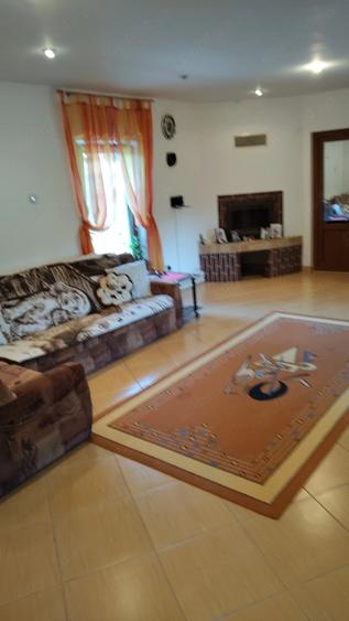 Casă cu Teren 1056 Mp în Central