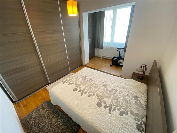 Apartament cu 4 camere decomandat în Tudor