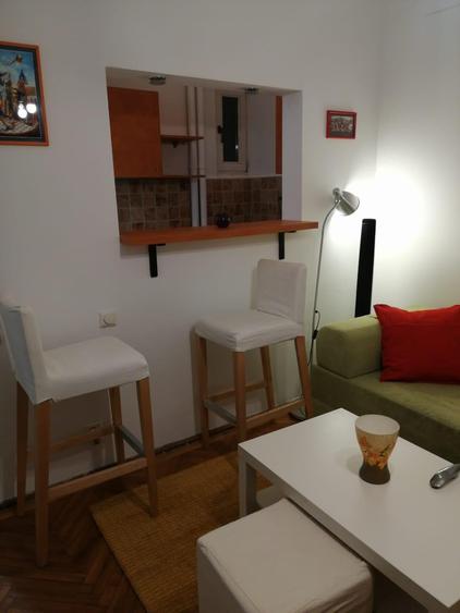 Apartament cu 2 camere semidecomandat în Universitate
