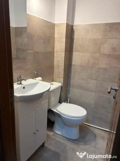 Apartament cu 3 camere decomandat în Metalurgie
