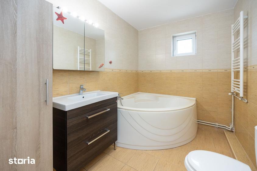 Casă cu 10 camere cu Teren 630 Mp în Bunloc