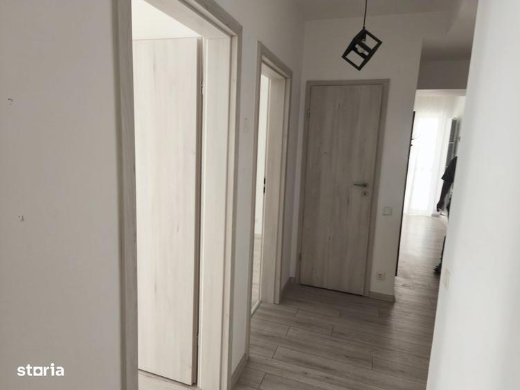 Apartament cu 4 camere în Drumul Taberei