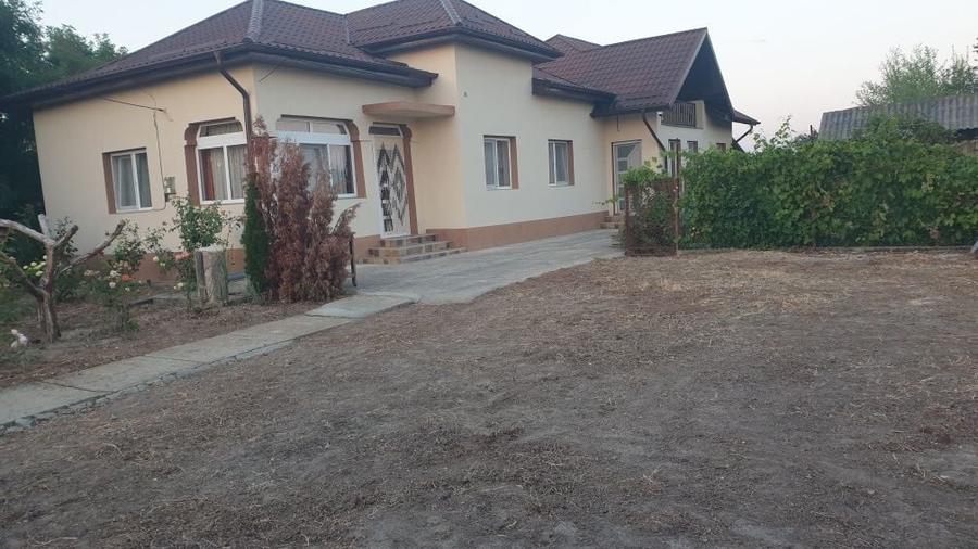 Casă cu 4 camere în Central