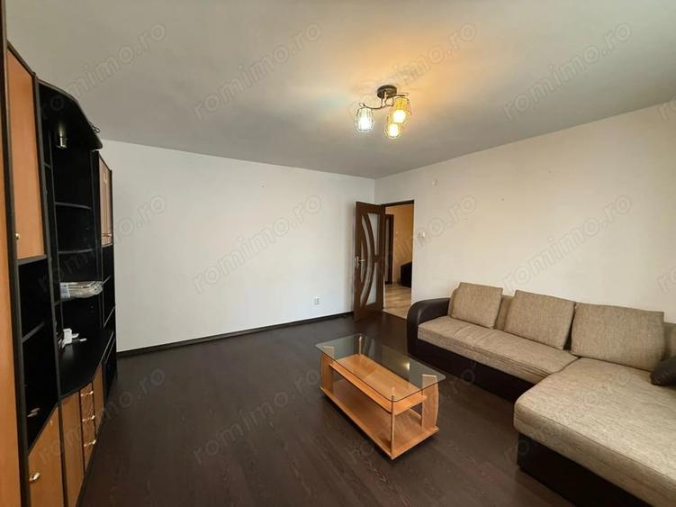 Apartament cu 3 camere decomandat în Progresul