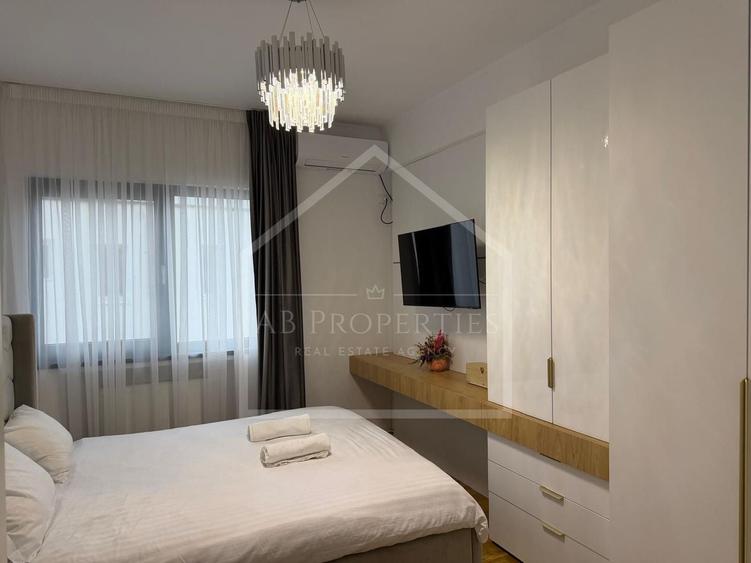 Apartament cu 3 camere decomandat, mobilat în Calea Victoriei