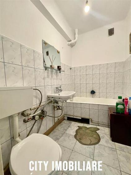 Apartament cu 2 camere semidecomandat, mobilat în Horea