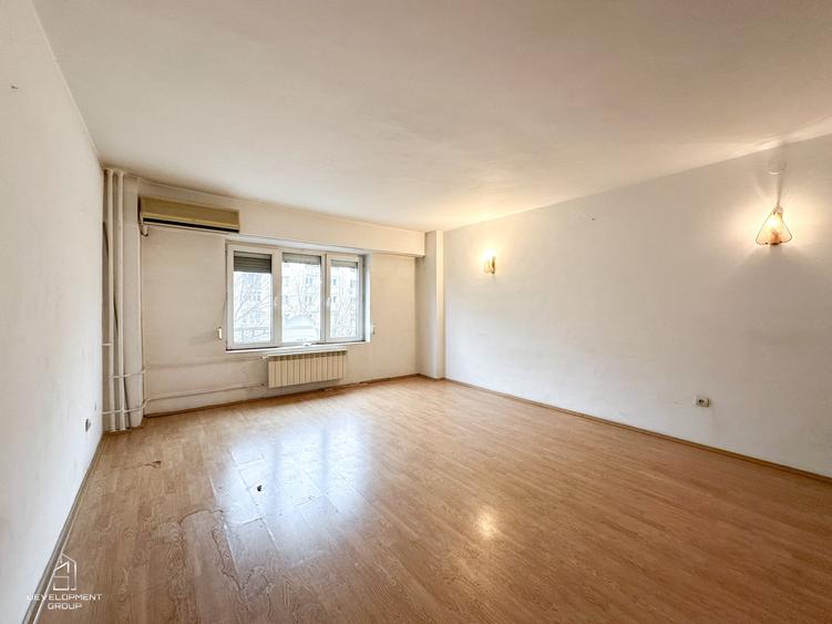 Apartament cu 3 camere decomandat în Nerva Traian