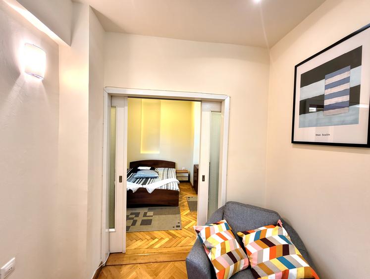 Apartament cu 2 camere decomandat în Cișmigiu