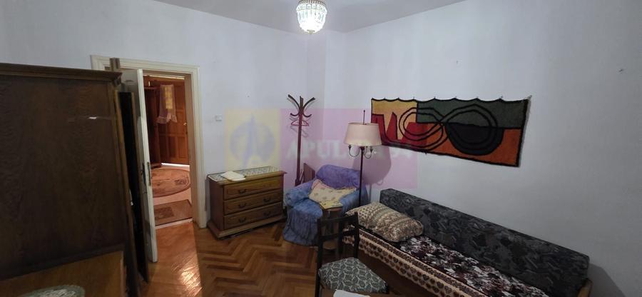Casă individuală cu 6 camere cu Canalizare în Cornu