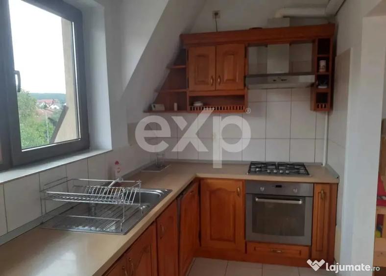 Apartament cu 3 camere semidecomandat în Europa