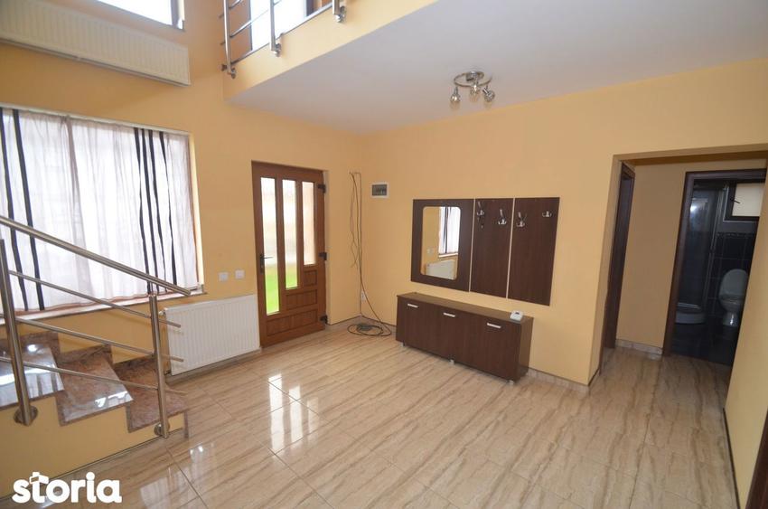 Casă cu 5 camere cu Canalizare în Ghiroda