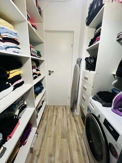 Apartament cu 3 camere decomandat în Turnișor