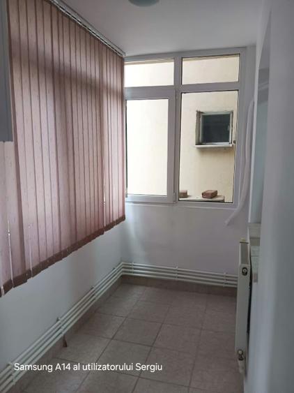 Apartament cu 2 camere decomandat în Nicolina