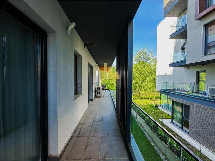 Apartament cu 3 camere semidecomandat, mobilat în Iancu Nicolae