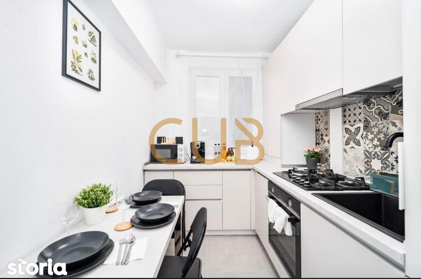 Apartament cu 3 camere, mobilat în P-ța Victoriei